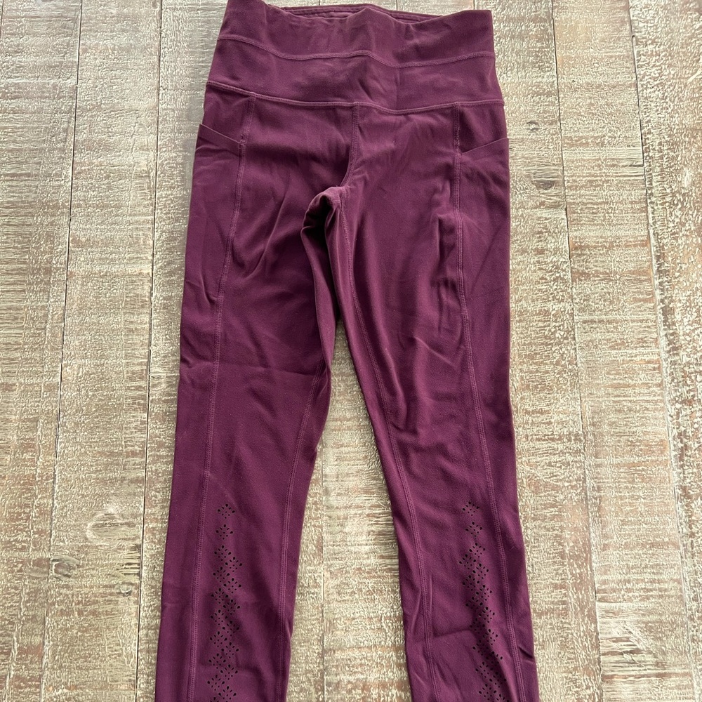 Athleta Salutation stash pocket tights